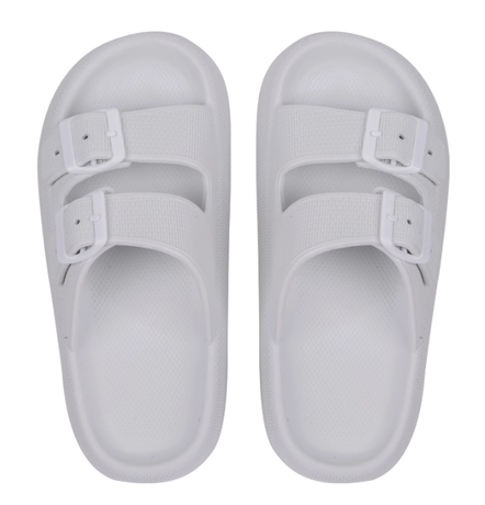 cloud slippers3.png