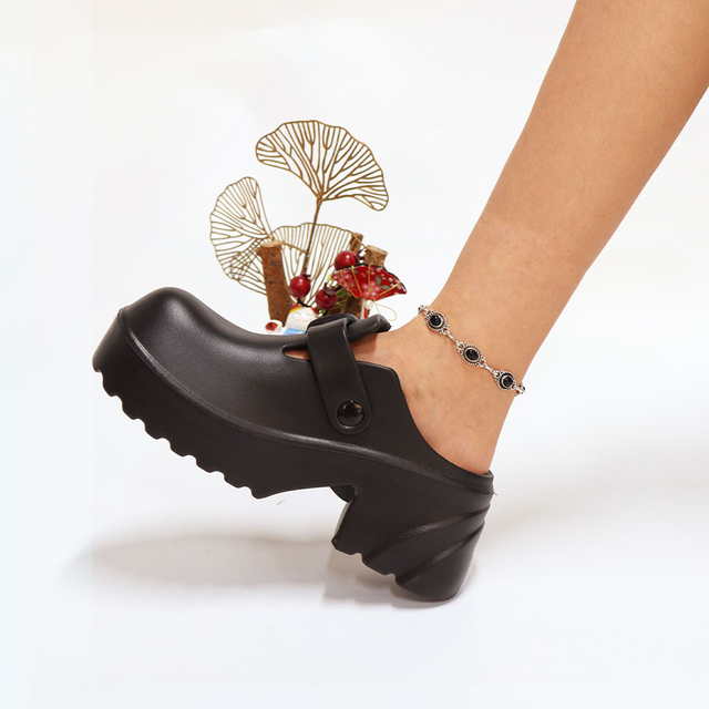 Chunky Black Clogs With Strap