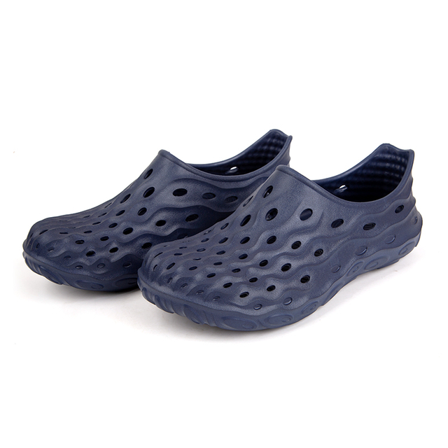Summer New Design Modern Stylish Men Beach Slippers Light Weight Clogs