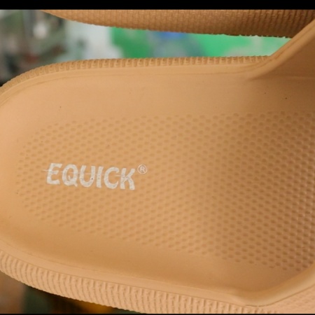 Inside Yuchuang Factory: Screen Printing Technique on Slippers